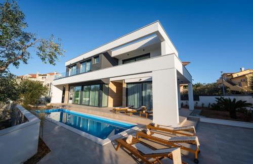 Zrce Villa | Elegant Villa Cataleya with private pool and sauna