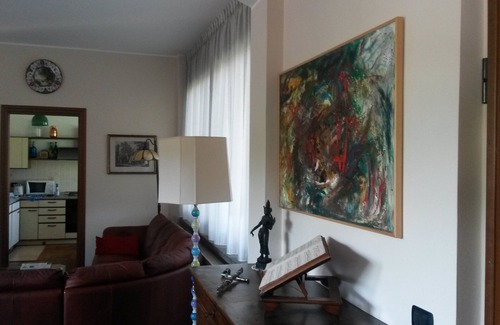 Cremnago Villa | Elegante villa rodeada por un gran jardín para los huéspedes