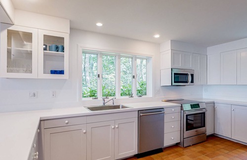 Edgecomb Casa | Elegant waterfront home with deep-water dock, gorgeous view & lovely deck