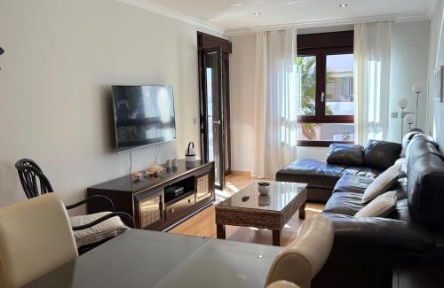 Motril Apartamento | Elegante Apartamento en Playa Granada & Golf