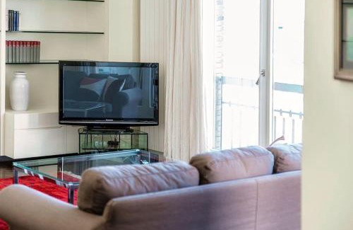 Como Apartamento | Elegante casa con Garage AC WiFi balcony