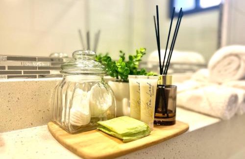 Barrio Rio de Piedras Apartamento | Elegante condominio Ejecutivo familiar