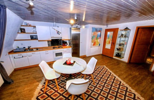 Herrischried Apartamento | Elegante apartamento con piscina