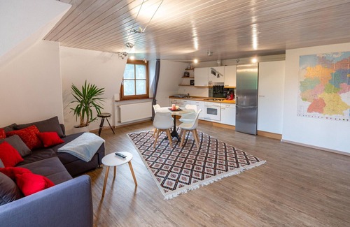 Herrischried Apartamento | Elegante apartamento con piscina