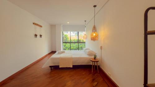 El Castillo Apartamento | Elegante habitación baño compartido en Poblado-B11