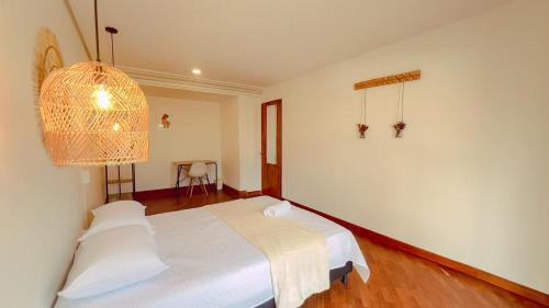 El Castillo Apartamento | Elegante habitación baño compartido en Poblado-B11