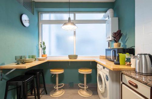 Vigo Apartamento | Elegantes colores en el puerto by CABANA Rentals
