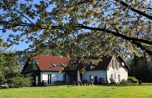 Ratingen Apartamento | Elegantes Wohnen im Hofgut Angerland