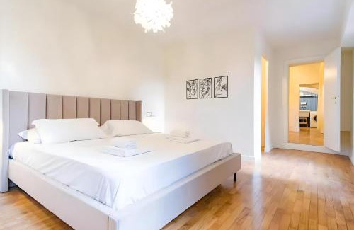 Monti Apartamento | Elegantis Monti Royal Apartment with private terrace
