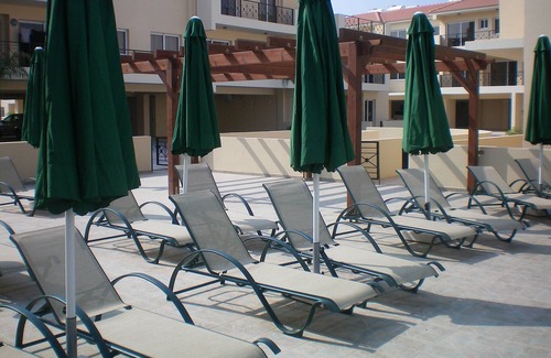 Kiti Apartamento | Apartamento 103 Elegantemente amueblado apartamento de 2 habitaciones con aire acondicionado, piscina y gimnasio