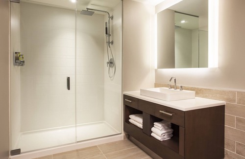 D Street - West Broadway Hotel | Element by Marriott, Boston Seaport District