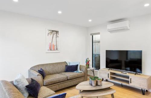 Mount Roskill Casa | Element Edge Townhouse with Parking and Air-Con