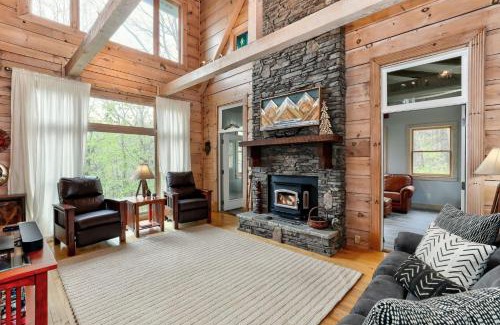 Big Canoe Casa | Elemental Bliss - Enjoy cookouts on the deck and peaceful valley views