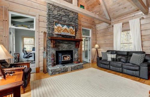 Big Canoe Casa | Elemental Bliss - Enjoy cookouts on the deck and peaceful valley views