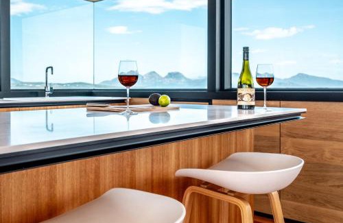Dolphin Sands Casa | Elements - Freycinet Holiday Houses