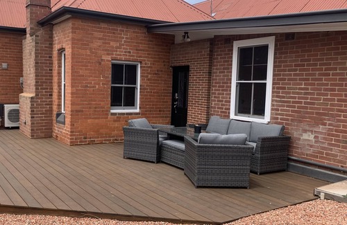 Goulburn Casa | Elements of Goulburn II-Entire 1 bedroom Apartment