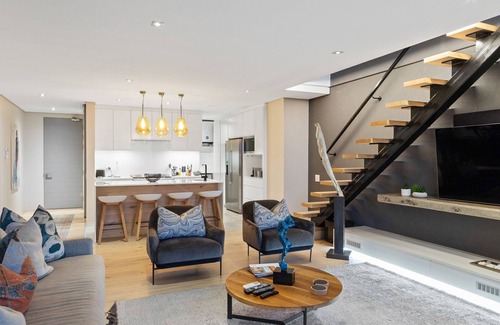 Three Anchor Bay Apartamento | Elements on Battery - Dos Habitaciones Piso, Capacidad 4