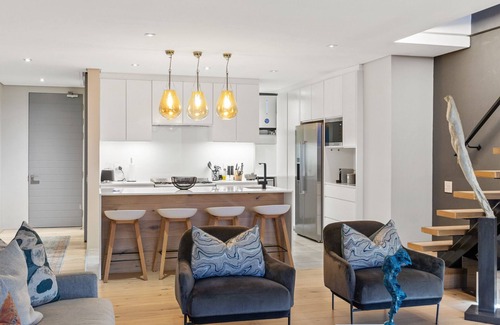 Three Anchor Bay Apartamento | Elements on Battery - Dos Habitaciones Piso, Capacidad 4