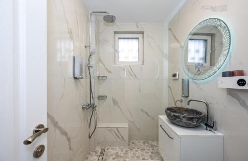 Plovdiv Center Apartamento | ElenartLux - Baby Cot - Pets Allowed - Free Parking & Fast Wi-Fi