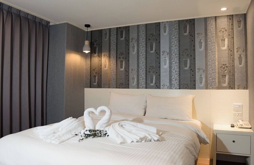 East District Casa | ElEnce Hotel
