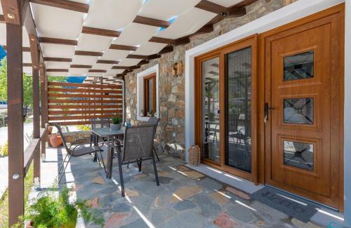 Chrisi Akti Casa | Eleni's Stone House