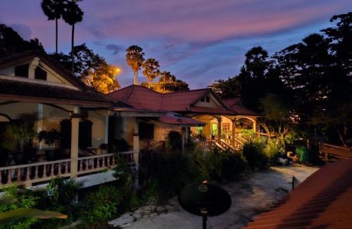 Rawai Casa | Elephant bungalow at Ya Nui beach