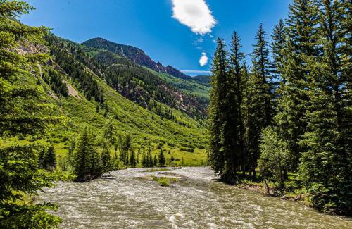 Carbondale Casa | Elephant Mountain Cabin at Filoha Meadows