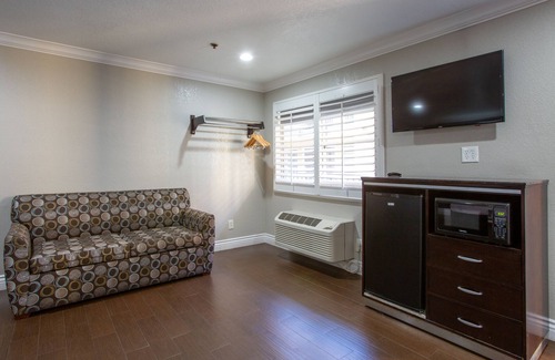 Inglewood Hotel | Elev8 Hotel Los Angeles LAX