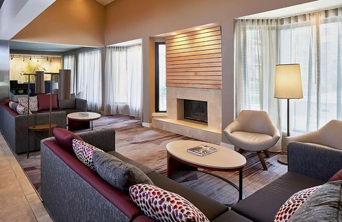 Miami Lakes Complejo | Elevate Your Miami Adventure! Pet-Friendly Stay Near Country Lake Park!