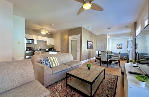 Mechanicsville Condominio | ⌂ Elevated 2bed 1.5 Bath in a Historic 1913 Building ⌂