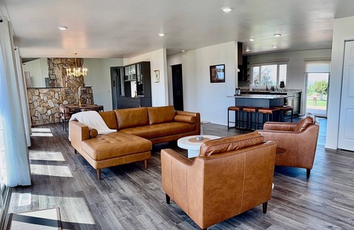 Grantsdale Casa | Elevated Elegance with Golf Course Access & Panoramic Valley Views