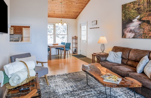 Cullowhee Cabina | Elevated mountain-view cabin with private hot tub, 2 decks, firepit, & grill