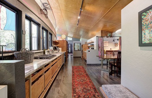 Norman Casa | Elevated Stay at White Owl Creek
