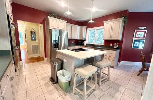 Seabrook Island Casa | Elevator, fairway golf views, club access, and mile to beach.