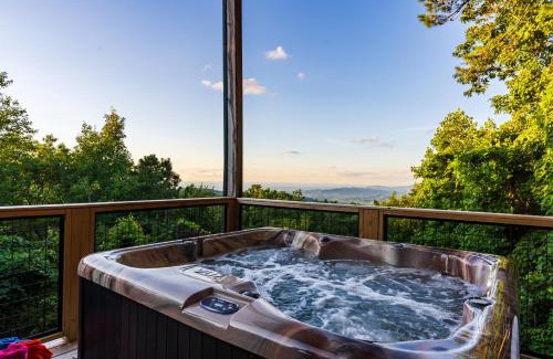 Chalet Village Chalet De Esquí | Elevista - Quaint&Private-Views-HotTub-PoolTable-Bears-3 Clubhouse Pools