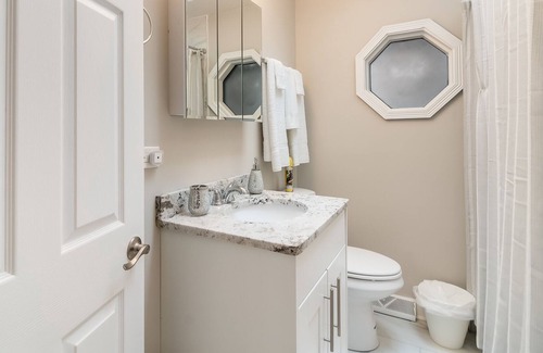 Elgin Casa | Elgin Rental- Jay St