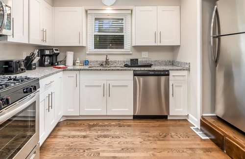 Elgin Casa | Elgin Rental- Jay St