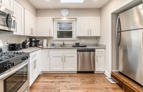 Elgin Casa | Elgin Rental- Jay St