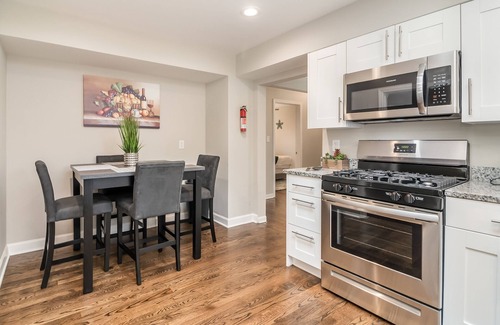 Elgin Casa | Elgin Rental- Jay St
