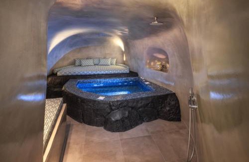 Messaria Apartamento | Elia 2 bedroom cavehouse with indoor jacuzzi