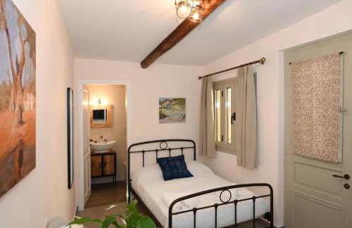 Markopoulon Apartamento | Elida Inn Near ATH Airport
