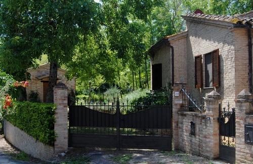 Sarnano Casa | Piccolo Paradiso de Elisa, en el campo en un relajante paisaje montañoso