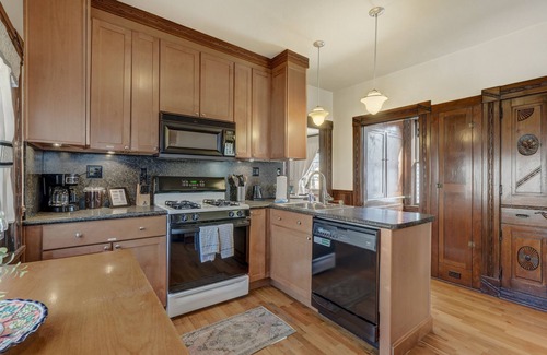 Central Colorado Springs Casa | Elite Embassy