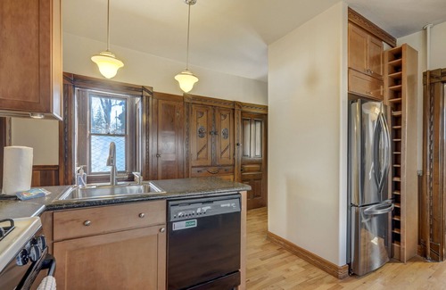 Central Colorado Springs Casa | Elite Embassy