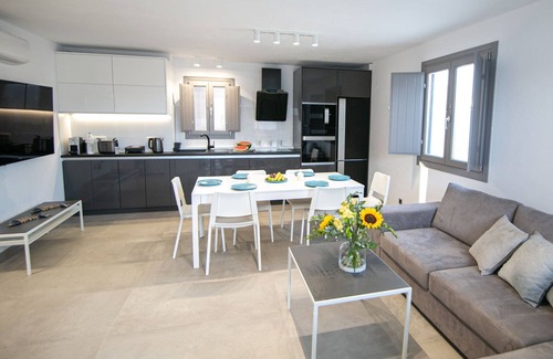 Exomytis Villa | Villa Elite Santorini | Suites Aegean Melody | 3 habitaciones | Jacuzzi al aire libre | Vlyxada