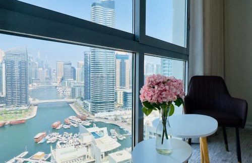 Dubai Marina Apartamento | Elite Waterfront 3BR Haven - Marina and Sea Views!