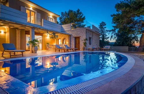 Lagopodo Villa | Villa Elite Zante | Villa Castelli | 4 Dormitorios | Piscina Privada | Gimnasio | Lagopodo