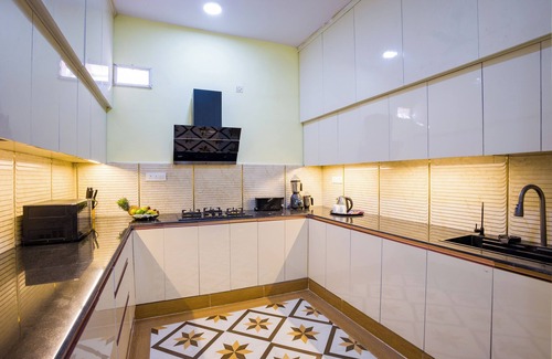 Rishikesh Hotel | ELIVAAS BYDM The Ganges 2 BHK Glasshouse Villa With Pvt Pool, Lift & Bar