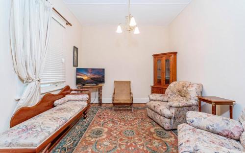 Grafton Apartamento | Eliza 1875 Red Brick Duplex Townhouse