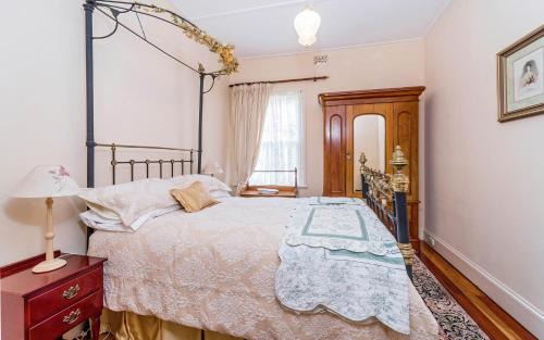 Grafton Apartamento | Eliza 1875 Red Brick Duplex Townhouse